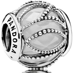 Pandora Intertwining Radiance Charm